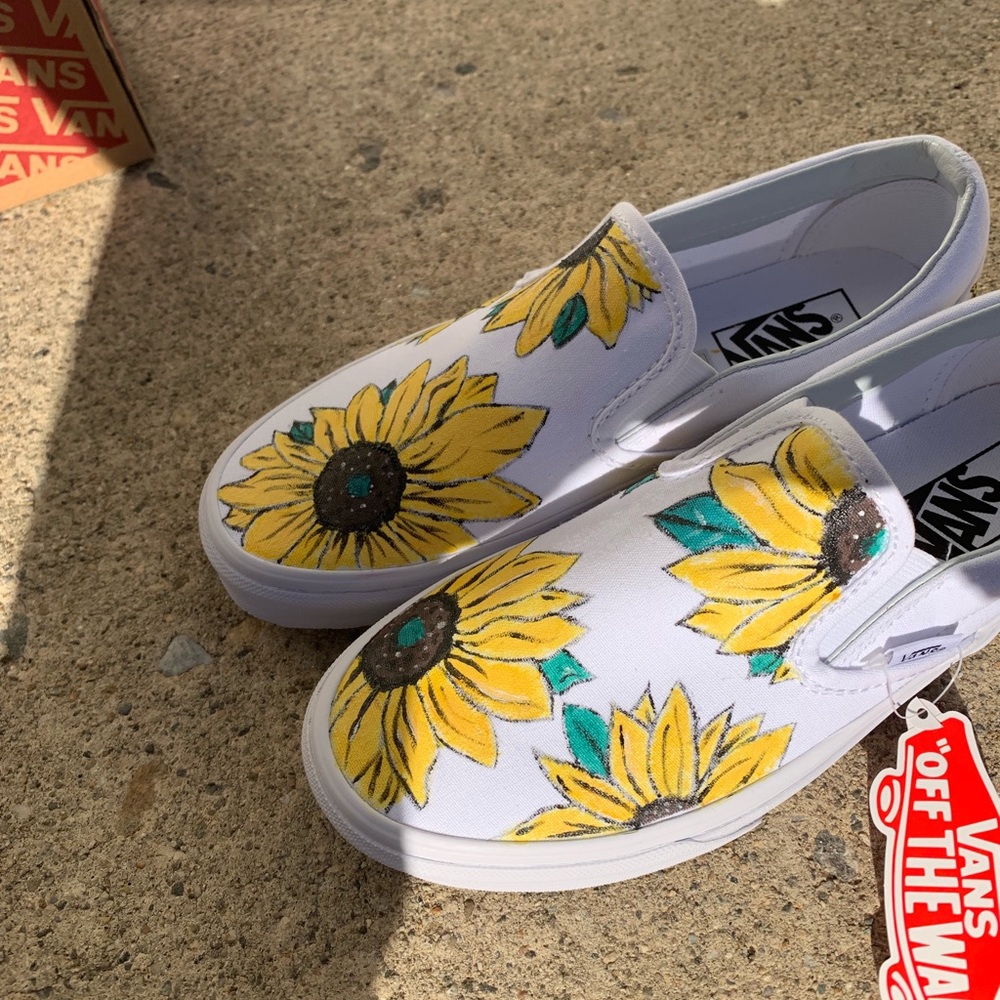 Handpainted sunflower Vans - Picture 3 of 5